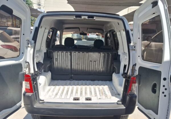 PEUGEOT PARTNER 1.6 HDI CONFORT 5 PLAZAS 2020 131.300 KM - Imagen 4