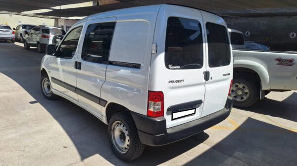 PEUGEOT PARTNER 1.6 HDI CONFORT 5 PLAZAS 2020 131.300 KM - Imagen 3