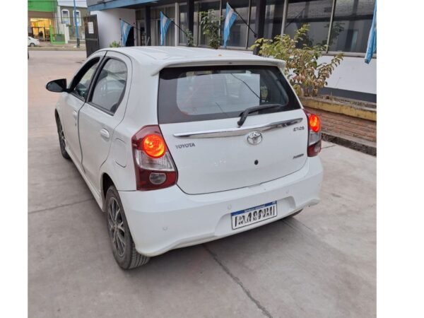 Toyota  Etios 1.5 5 PTAS PLATINUM 4Automatico 2018 90.200 Km - Imagen 6