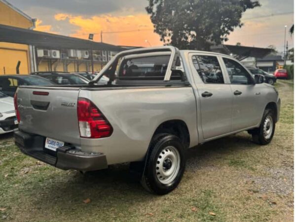 Toyota Hilux 2.4 DC 4X2 TDI DX  2021  75.000 Km - Imagen 6