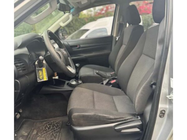 Toyota Hilux 2.4 DC 4X2 TDI DX  2021  75.000 Km - Imagen 7