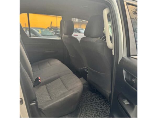 Toyota Hilux 2.4 DC 4X2 TDI DX  2021  75.000 Km - Imagen 8