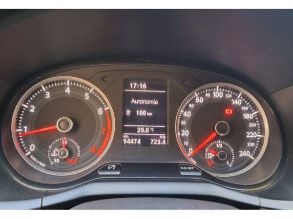 VW GOL TREND 1.6 5 P L/17 2017 94.474 KM - Imagen 9