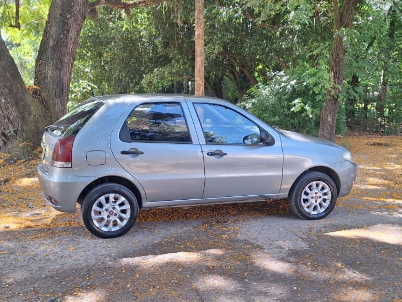 z FIAT PALIO 1.4 5 P FIRE L/14 CONFORT SE 2016 146.640 KM - Imagen 4