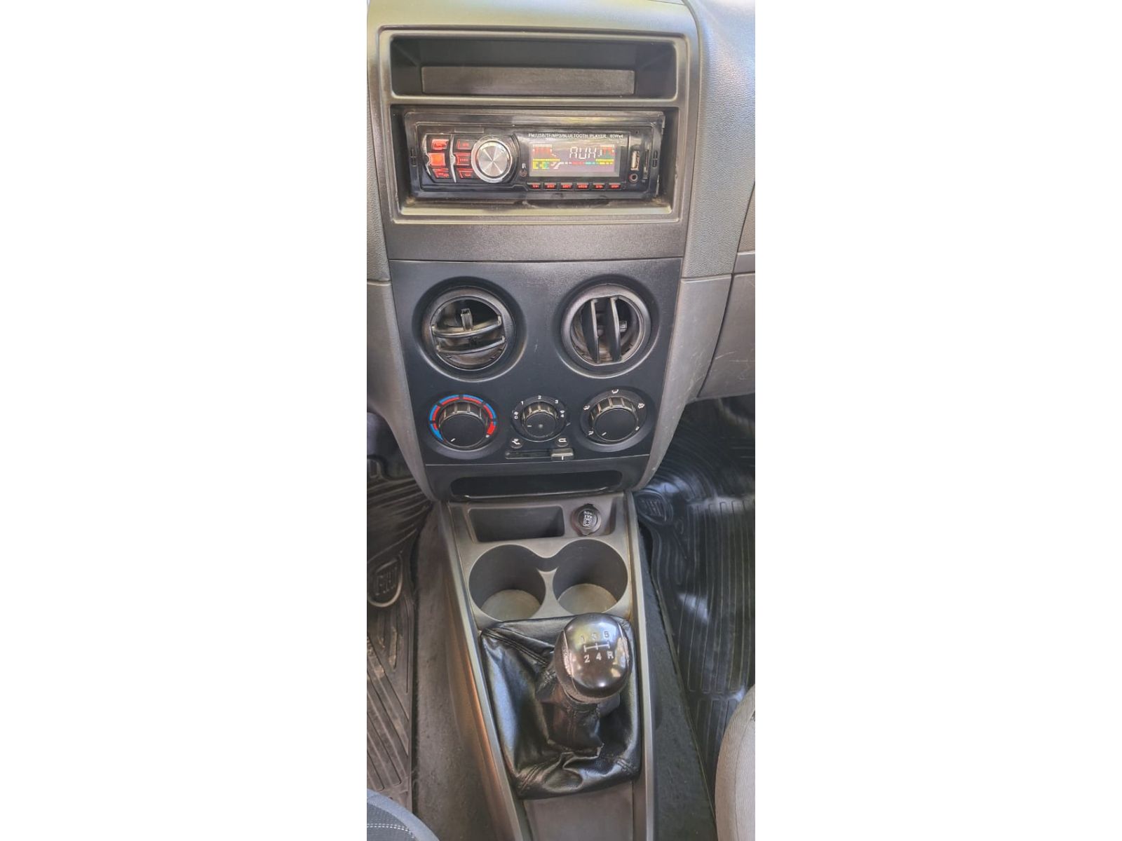 z FIAT PALIO 1.4 5 P FIRE L/14 CONFORT SE 2016 146.640 KM - Imagen 9