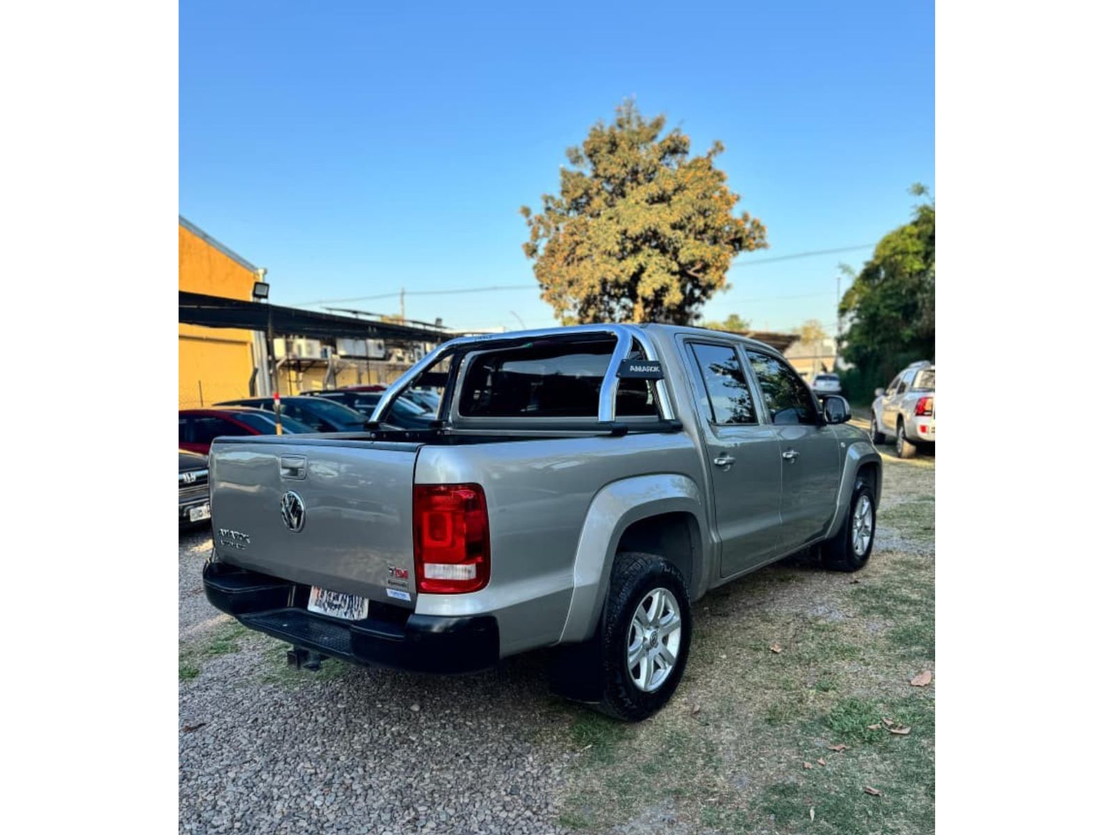 VOLKSWAGEN AMAROK 20TD 4X2 DC TRENDLINE AT 2016 240.000 KM - Imagen 6