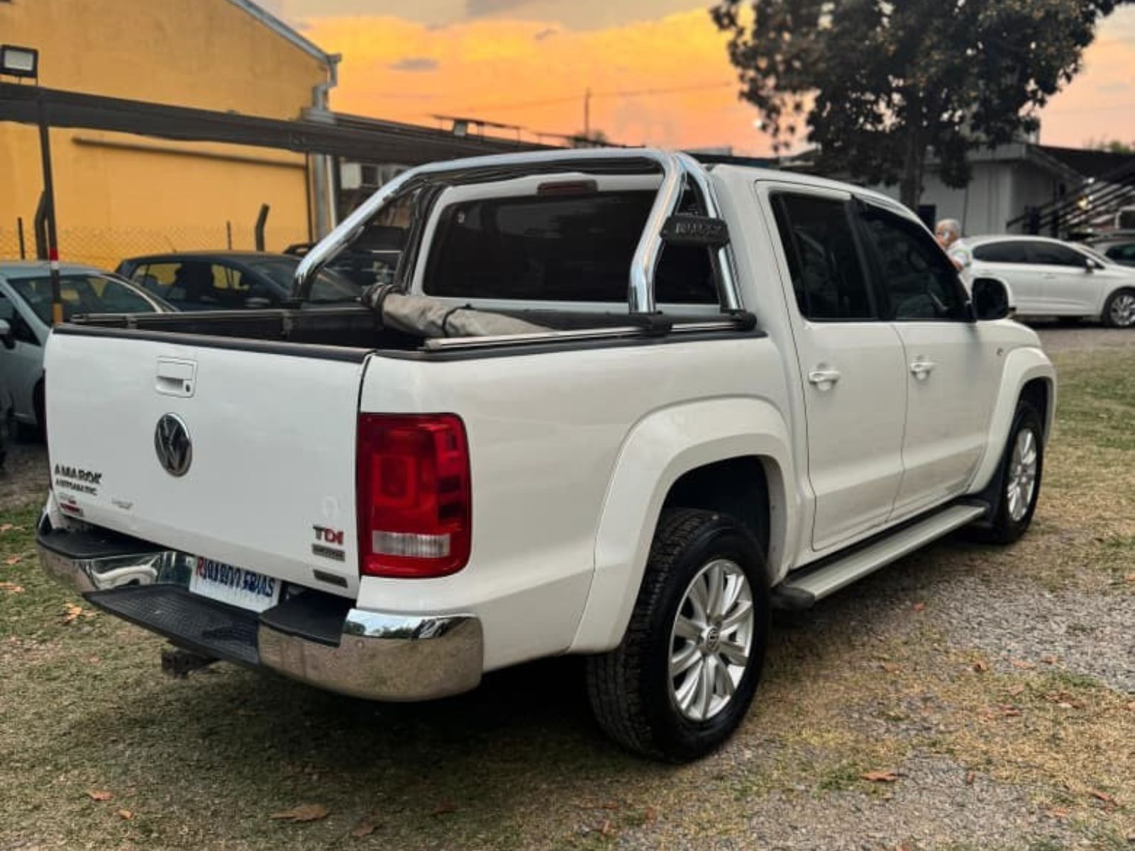 A1 VOLKSWAGEN AMAROK 20TD 4X4 DC HIGHLINE 180HP PK AT 2016 125.000 KM - Imagen 6