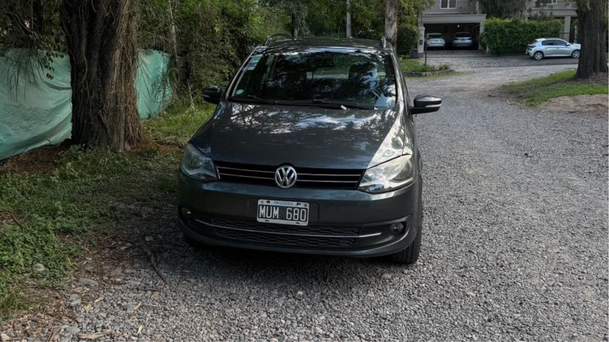 Volkswagen Suran 1.6 Highline L/10 2013 - Imagen 3