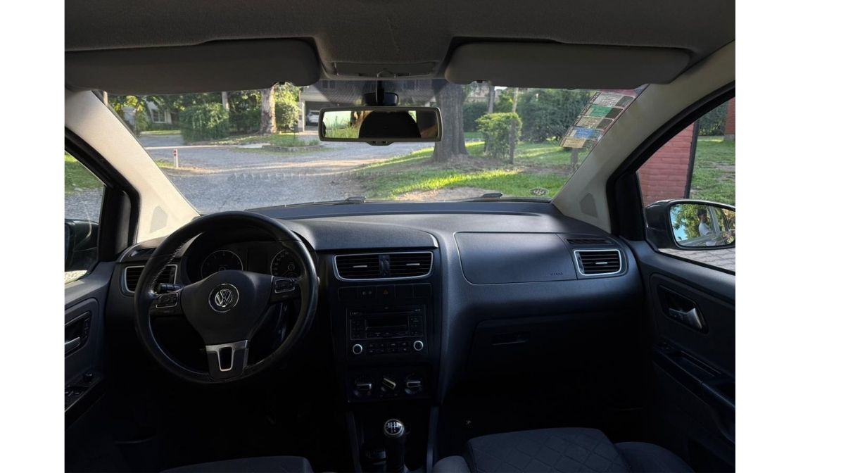 Volkswagen Suran 1.6 Highline L/10 2013 - Imagen 6